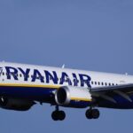 2,000 passengers arrive without digital boarding pass on first day of Ryanair ‘paperless’ flights