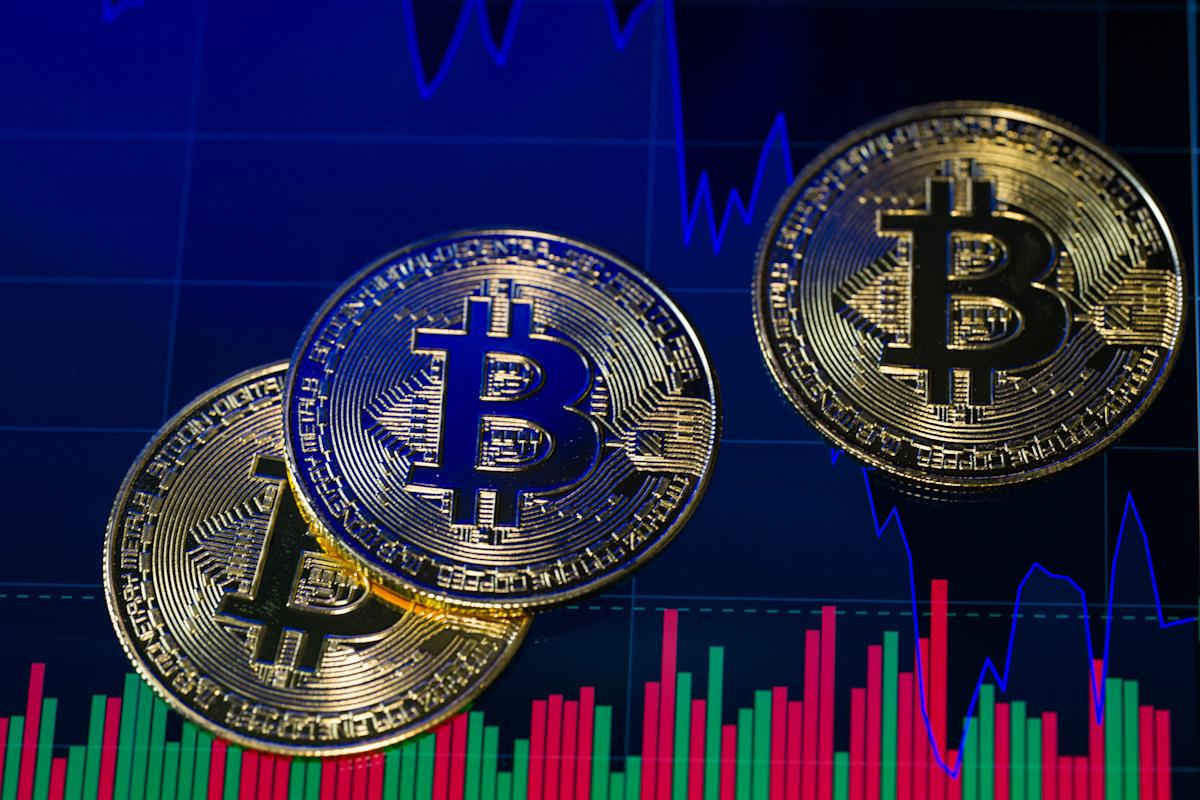 Bitcoin holds around $92,000 as a ‘hawkish’ Fed cut threatens the crypto rally